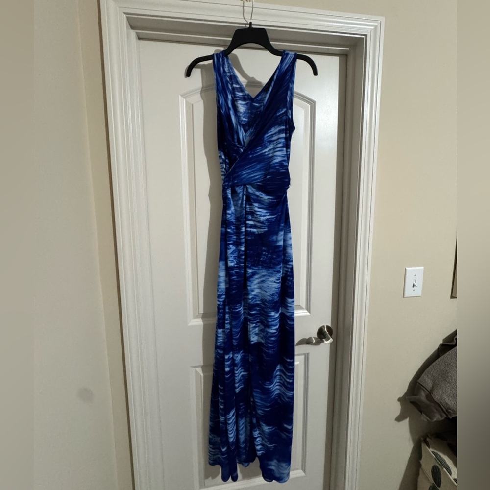 BCBG MAXARZIA Sleeveless front crossover maxi dress